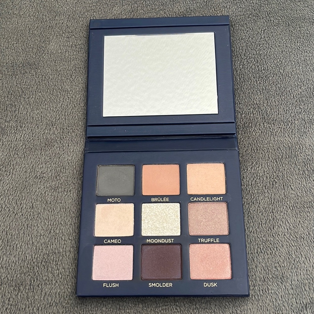 Beautycounter romantic eyeshadow palette
